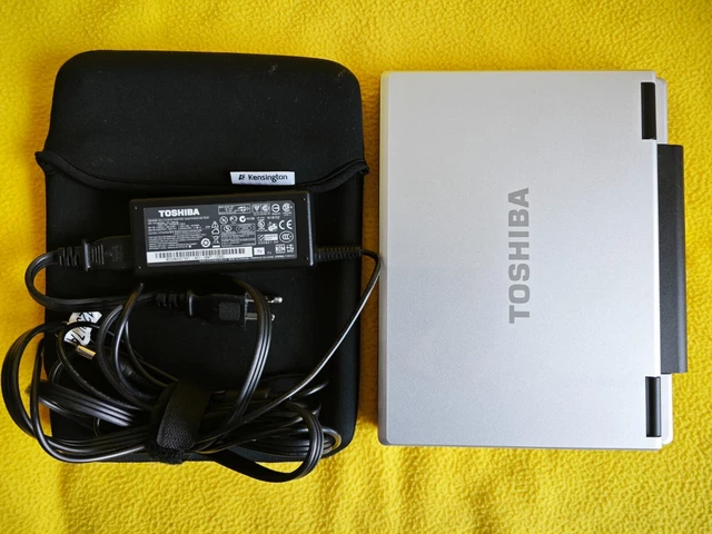 Toshiba NB100 netboook mini-notebook/laptop 1GB 160GB Windows XP Excellent Cond