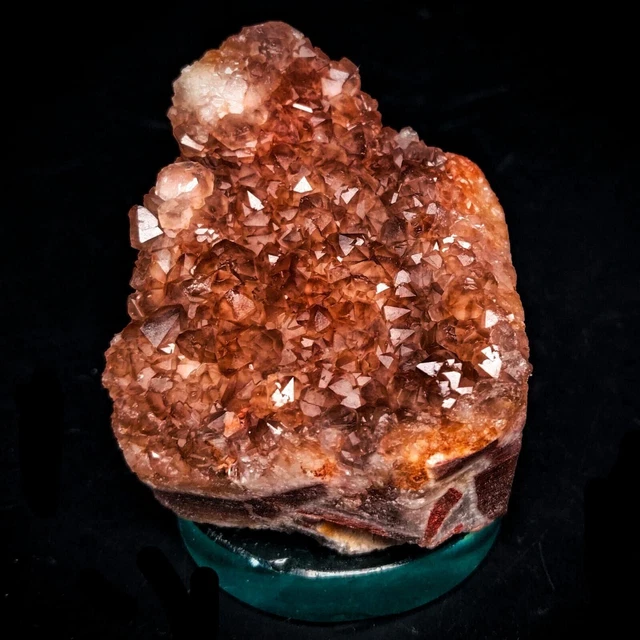 Splendidi geodi di ametista viola cristalli curativi minerali pietra che...