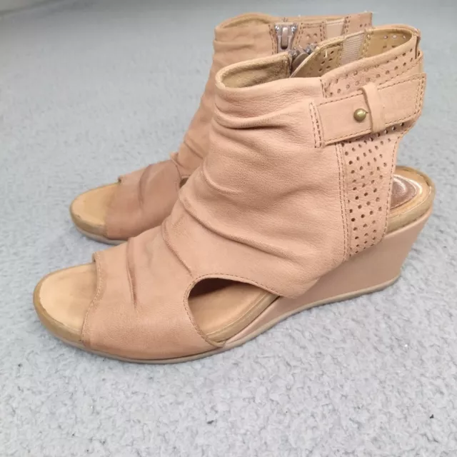 Earth Sandals Womens Size 9 Sweet Pea Blush Bootie Wedge Heels Beige Leather