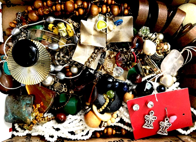 Jewelry Mixed Lots Liquidation! Wear,Repair,Resell Lots Of Options!! Jewelry Mixed Lots Liquidation! Wear,Repair,Resell Lots Of Options!!