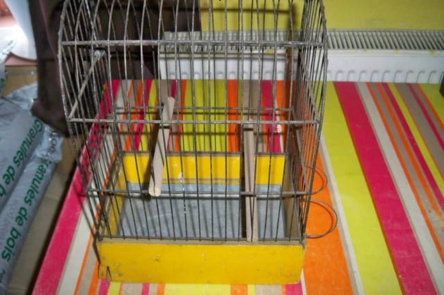 ANCIENNE CAGE à oiseaux pour concours ,transport ,ou pour déco