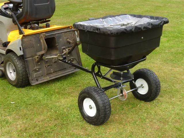 Towed Broadcast spreader 250lb/105l  NEW