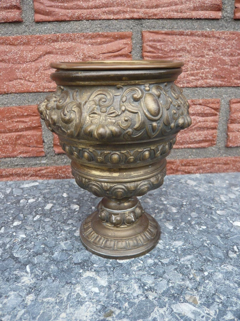 sehr schöne seltene alte Antike Metall Schale, schöne Verzierungen, höhe 15,5 cm