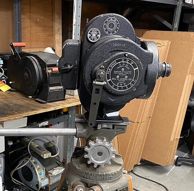 Bomb Camera BELL & HOWELL 35mm WWII Eyemo Bomb Spotter Cine Camera All original w ...