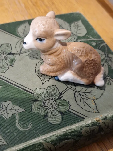 Vintage Early 1950's Szeiler English  lamb lying down