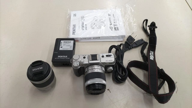 Pentax Q10 Silver Zoom Lens Kit w/5-15mm 02 Standard Zoom - Good condition-Japan