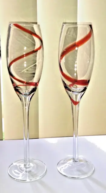 VINTAGE PAIR ELEGANT HAND MADE GLASS CHAMPAGNE FLUTES RED TWIRL EFFECT 25cm TALL