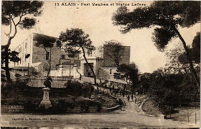 30  ALES   LE FORT VAUBAN ET LE BUSTE DU POETE DE LA FARE 