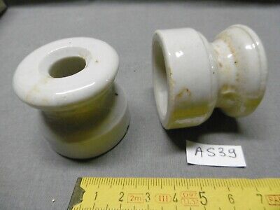 2 Isolateurs anciens en porcelaine blanche diamètre 45 mm made in France (AS39)