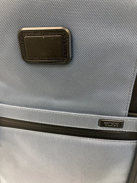 TUMI Alpha 3 22" Expandable Carry On 4 Wheel Dual Lock Spinner 139689 / 02203560 16