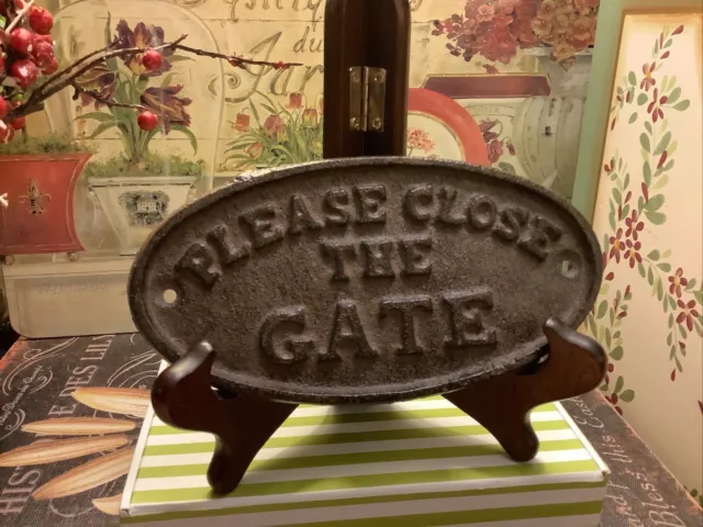 Cast Iron Oval Sign/Plaque~PLEASE CLOSE THE GATE~6 5/8”W X 3 3/8”H~NEW~Quality!
