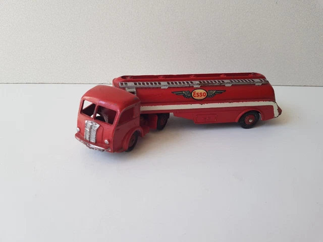 Dinky Toys Meccano 32C - Tracteur Panhard Citerne Titan Esso - France - Occasion