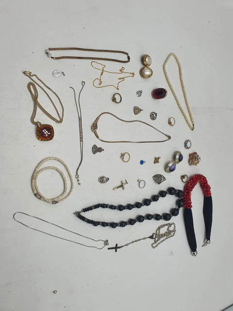 Lot De 13 Bagues Vintage - Matériaux Variés (corne, Pierres, Lucite, émaux) - Style Ancien Et Créateur