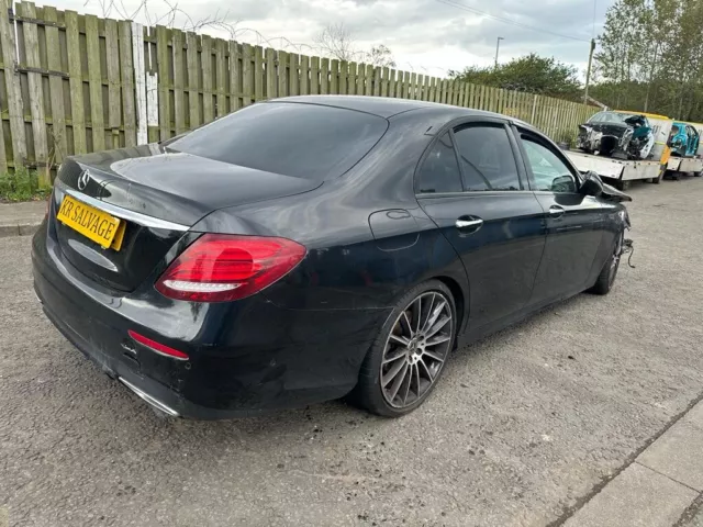 2020 MERCEDES E CLASS W213 E220D AMG LINE NIGHT EDITION 1x HUB CAP - BREAKING