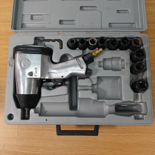 Trax ARX-15/32K 1/2" Drive Air Impact and Ratchet Wrench WITH SOCKETS