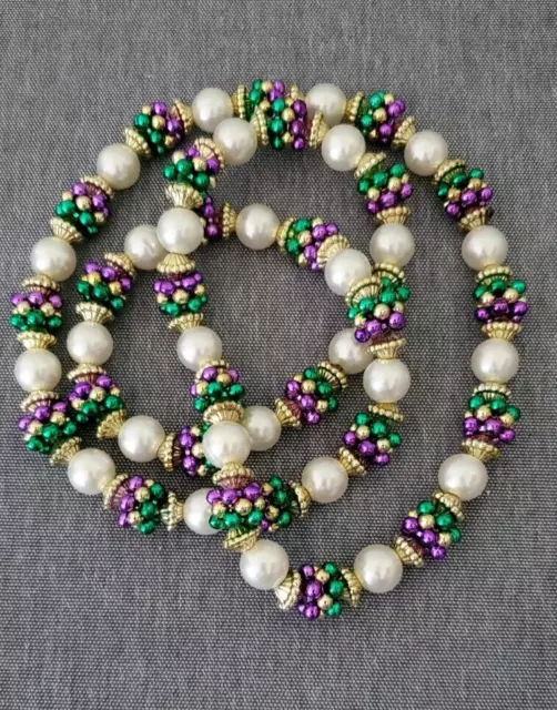 Vintage Mardi Gras Pearl & Purple Bubble Gum 19-inch Necklace EUC!!!