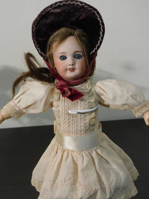 Poupée Ancienne SFBJ 301 Paris 4 – Tête Bischette Jumeau, Yeux Dormeurs – Années 1930