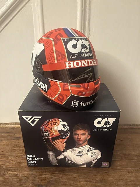 Casque de F1 Formule 1 BWT Alpine 2023 replica 1:1 Bell signé par Pierre Gasly et sous vitrine