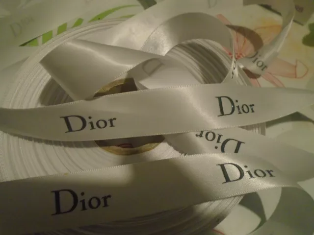 3m de rubans  DIOR. satin blanc 2CM neuf..ecriture noir,