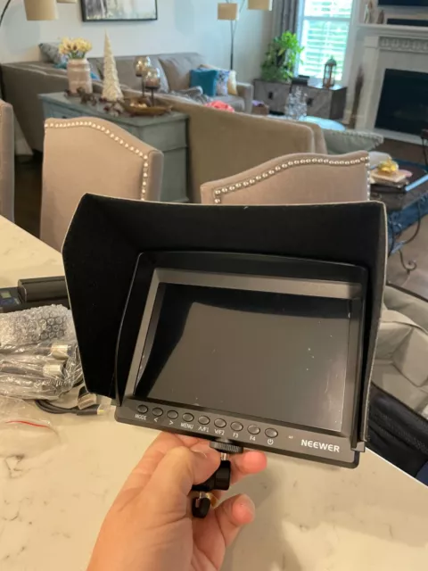 Neewer F100 7 inch IPS Screen Camera Field Monitor Kit
