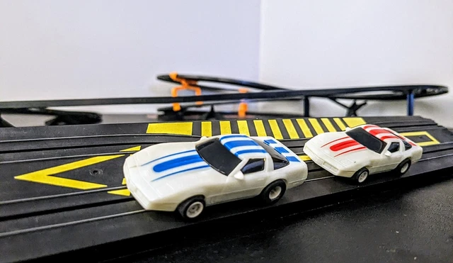 2 Vintage Tyco Magnum 440-X2 Corvette Nite-Glow Slot Cars Red Blue