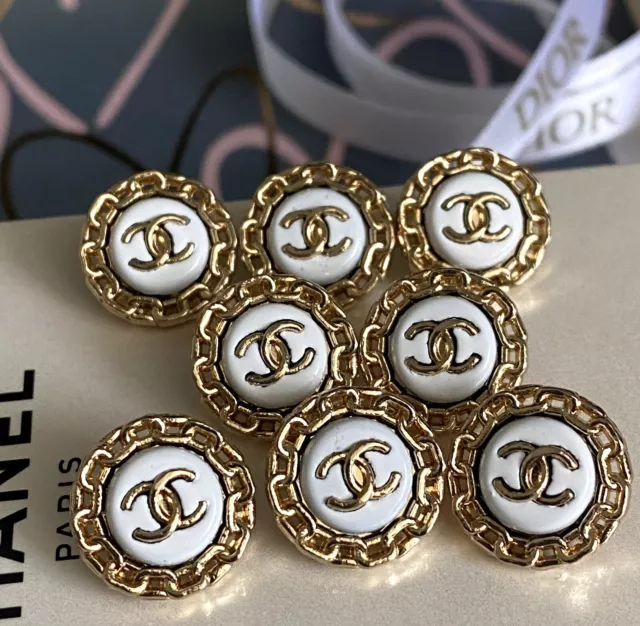 Lot of 8 Chanel Vintage small Button CC Logo gold Tone Buttons 15 mm 0,59 inch