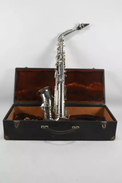 J92N36- Saxophon Foetisch Freres mit Koffer
