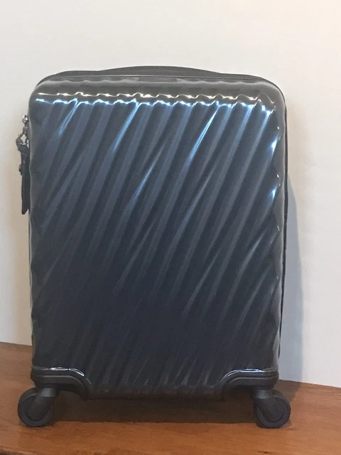 Tumi 19 Degree CONTINENTAL Carry On Spinner Glacier Teal Metallic Blue Used 1 X