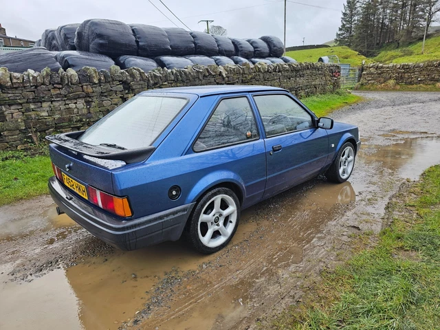 Mk4 ford Escort tasman blue Mk4 ford Escort tasman blue