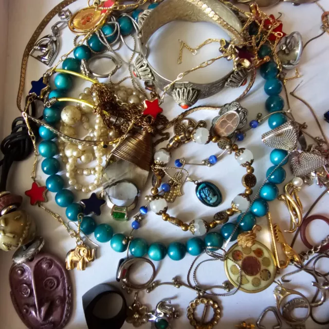 Lot de bijoux vintages récents à détourner porter ou restaurer - lbb0098