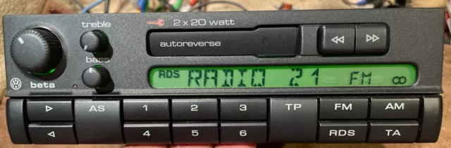 Grundig VW Beta 4 Autoradio + Code 1H0035152A Beta IV Display grün