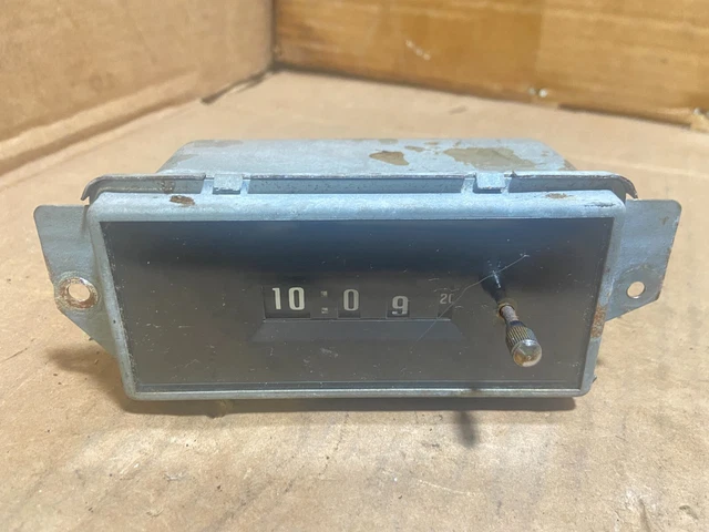 GM 1247219 Digital Dash Clock -- 1981-1987 Pontiac Grand Prix -- USED, WORKING