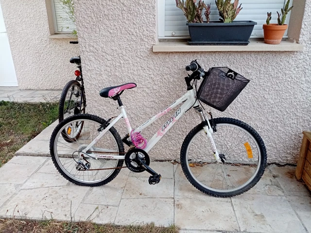 V LO JEUNE FILLE ou femme marque Styl in Wheelworx EUR 90 00