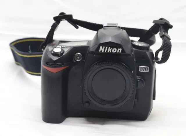 Nikon D70 12.1 MP Built In Flash LCD Display Digital SLR Camera *sticky Grip
