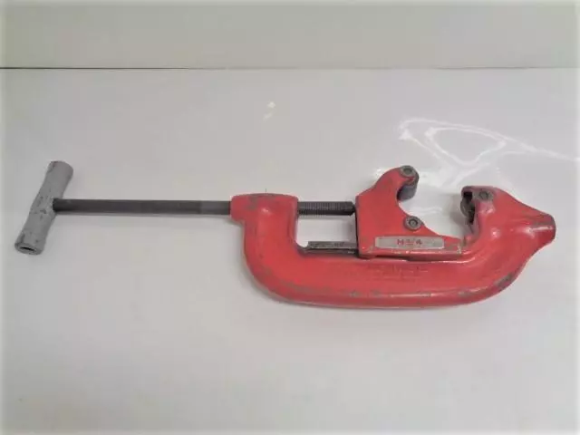 USED RIDGID No.4 HEAVY DUTY 2" TO 4" PIPE CUTTER 32840 R28