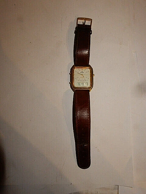 Herrenarmbanduhr  " Glashütte "  Duoquartz    24 Std. Anzeige Made in GDR