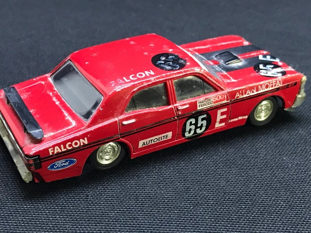 TRAX ALLAN MOFFAT Ford Falcon GT 351 Scale 1:43 (unsecured rear axle ...