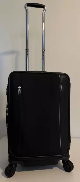 Tumi Arrive – International Dual Access 4 Wheeled Carry On - 1171761041