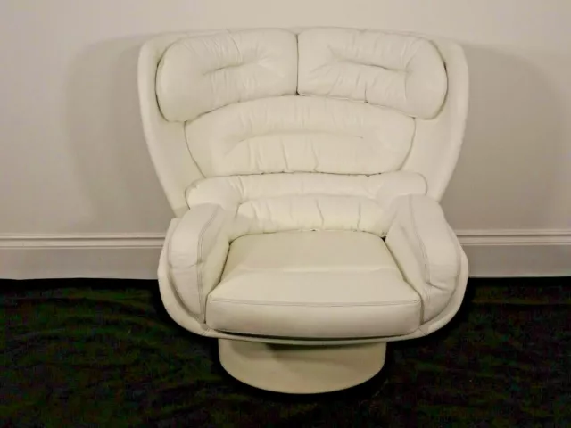 Stunning iconic Elda chair designed by Joe Colombo in the 1960's in white leathe