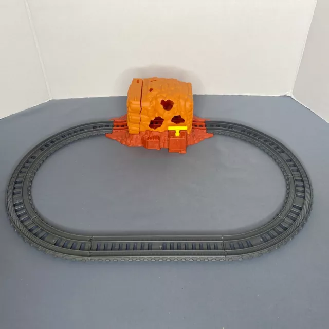 Thomas the Tank Engine Trackmaster Revolution Tunnel Blast Track Oval