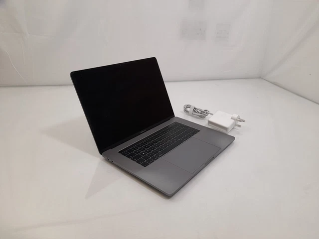 Apple MacBook A1707 15,6 pollici computer portatile 2016 Intel i7-6700HQ 16 GB 500 GB unità di memoria a stato solido Ventura OS