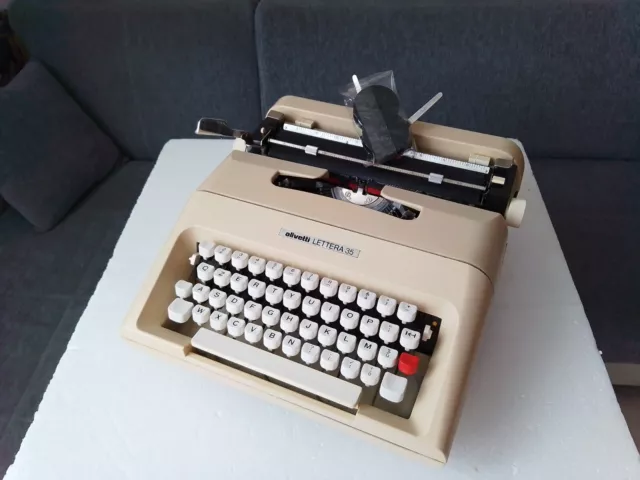 MACCHINA DA SCRIVERE OLIVETTI Lettera 35  Typewriter schreibmaschine