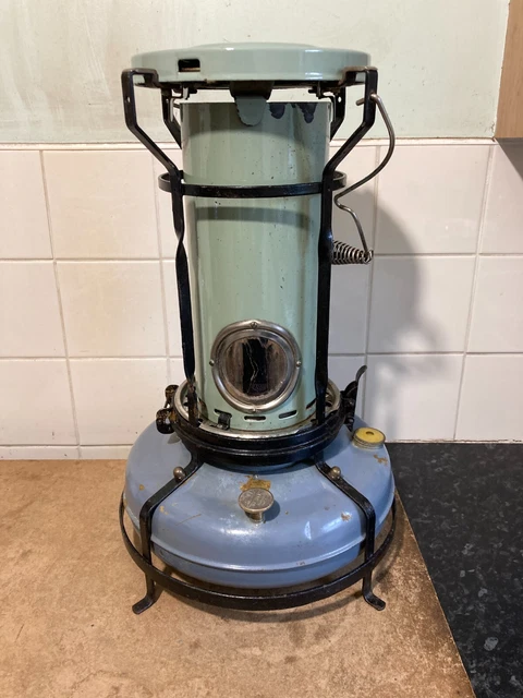 Blue flame paraffin heater