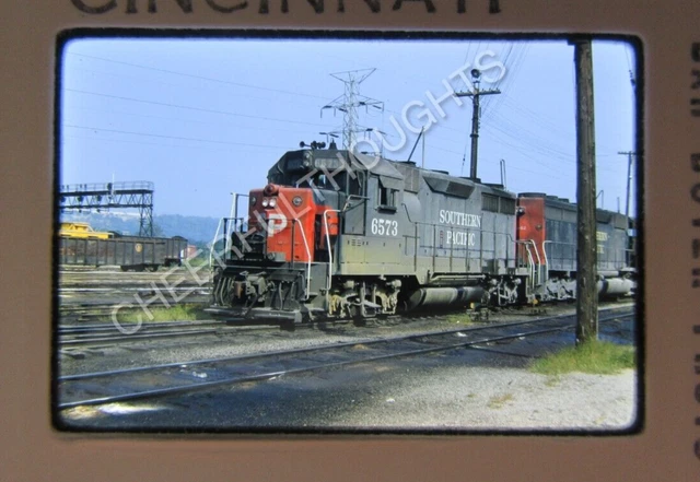 Original  '72 Kodachrome Slide SP Southern Pacific 6573 GP35 Cincinnati    37L42