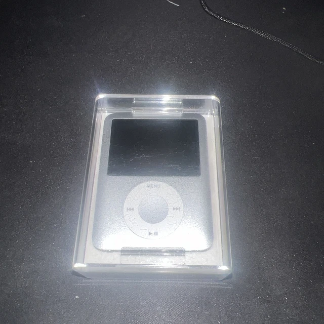 iPod nano 第3世代 4ギガ シルバー 様 iPad nano 4GB Silver(シルバー) 第3