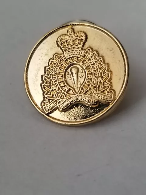Rcmp - Royal Canadian Mounted Police - Coat Of Arms Crest Pin. Size 1 Inch.