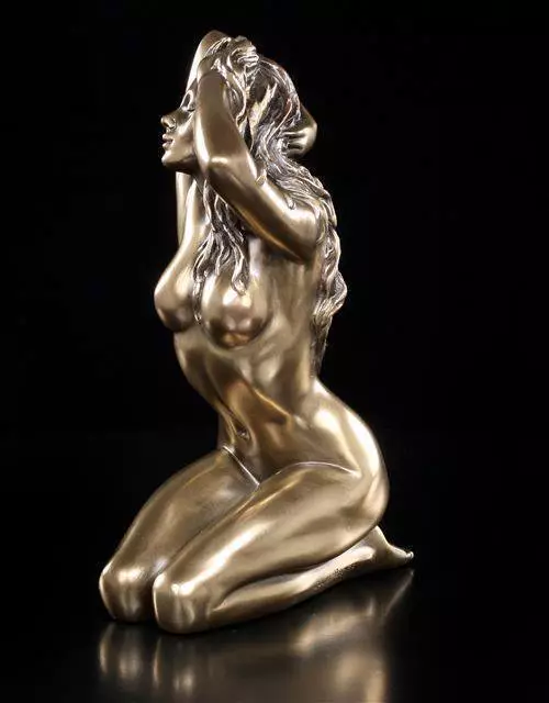 Akt Figur Sinnliche Frau - Betrachtung - Bronze-Optik sexy nackt weiblich 2