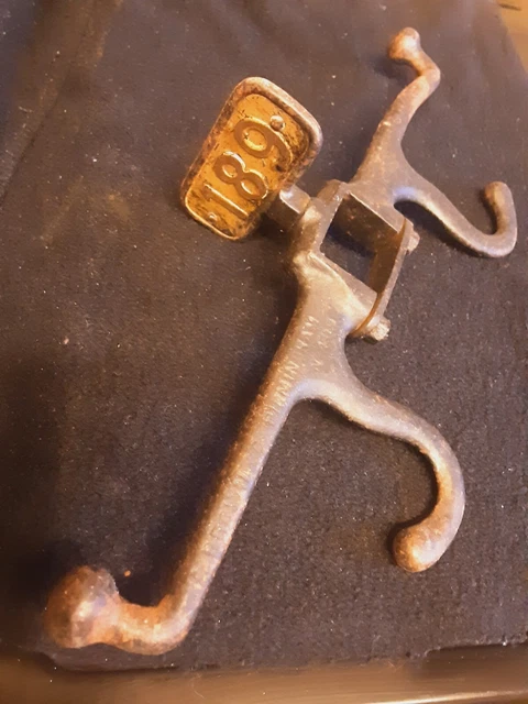 Double 50s Vintage Cloakroom Locker Room Hook Cast Iron Coat Hooks with Numbers