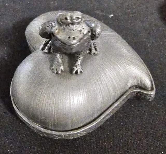 VTG 1980 Yorkshire Design Solid Pewter Trinket Box Heart Shaped Frog