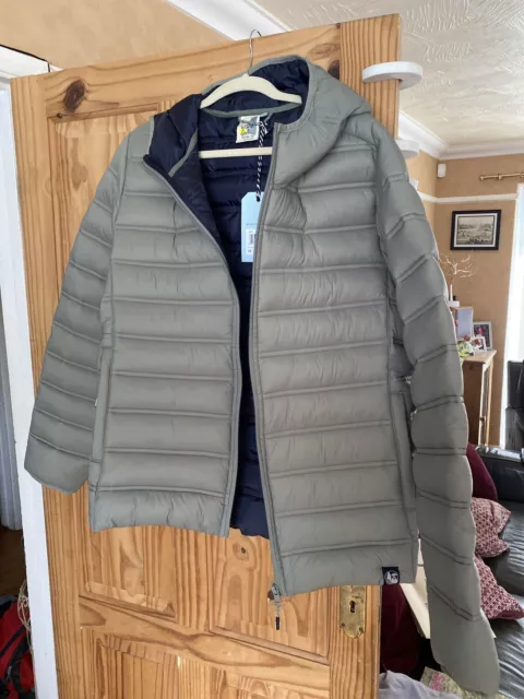 ladies puffer jacket size 22.